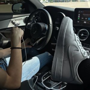 Meet your Posher, Axel